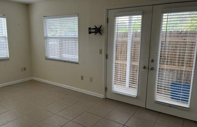 725 Gray Street South photos photos