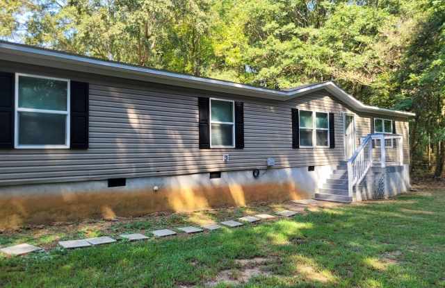 Franklin Co – Royston, GA – Four Bedroom and Two Bathroom Single Family Home Gallery 1