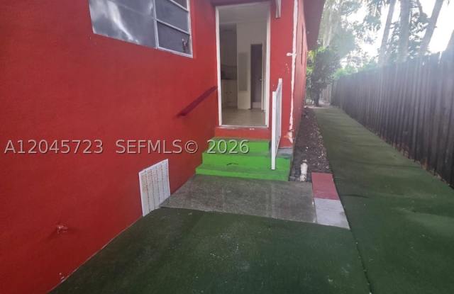 10861 NW 22nd Ct Gallery 2