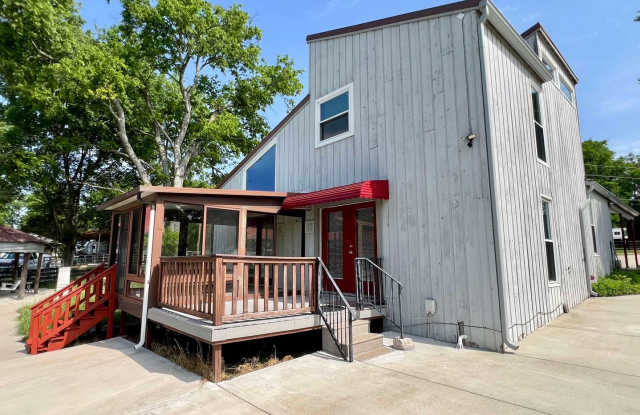 Cabin Style Home on Equestrian Farm *Private Pool* photos photos