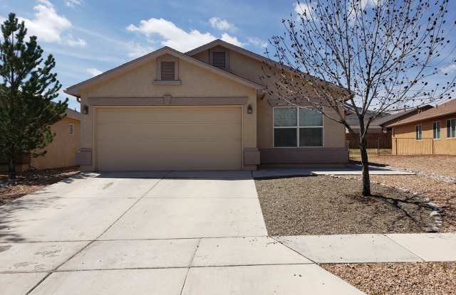 3 bed 2 bath home in Huning Ranch photos photos