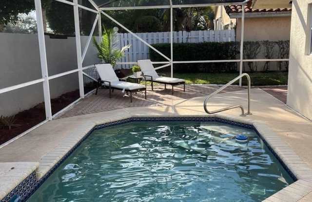 5072 Alencia Court photos photos