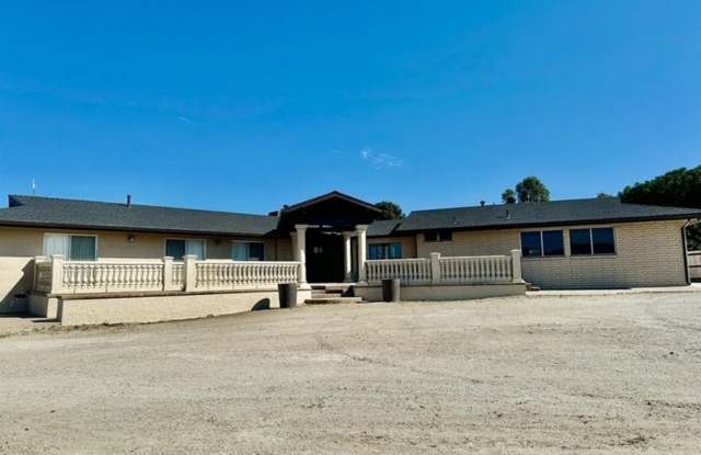 Charming 4br/2.5ba home on acreage in Desirable Rolling Hills SLO photos photos