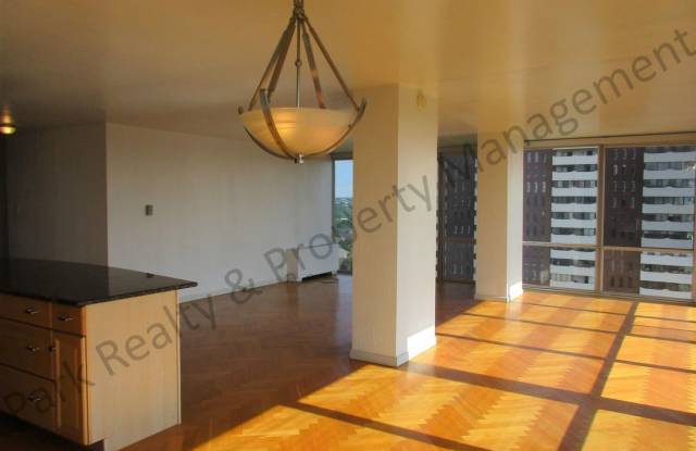 3100 E Cherry Creek South Dr  #1404 Gallery 4