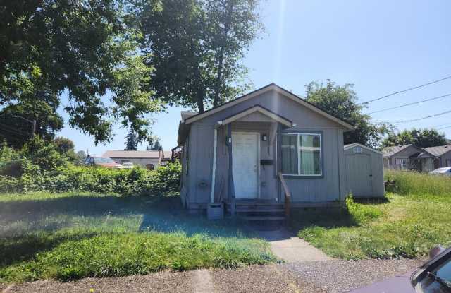 1bed 1bath Home - 1319 9th Avenue, Sweet Home, OR 97386