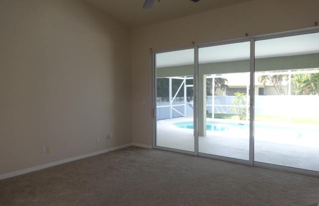 3320 SW 8th Ct Gallery 3