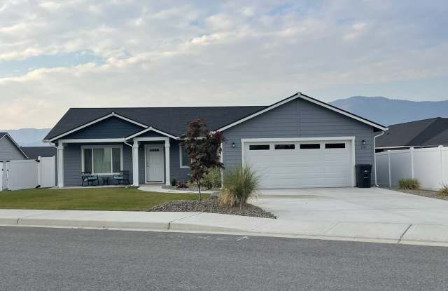 170 Manzanita Drive Gallery 1