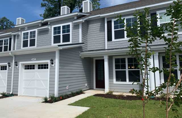 4 Bedroom, 2.5 Bath, Pet Friendly Town Home with Garage Within Barefoot Resort and Golf! Available now! photos photos