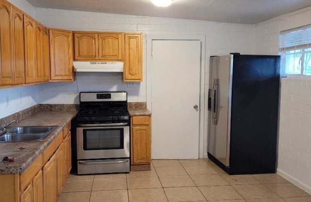 1826 N 39th Ave photos photos