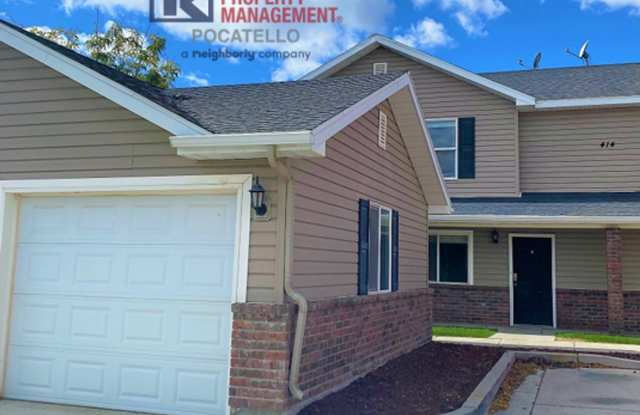 MOVE IN SPECIAL - 2 Bed 1.5 Bath Town Home - 1 Car garage photos photos