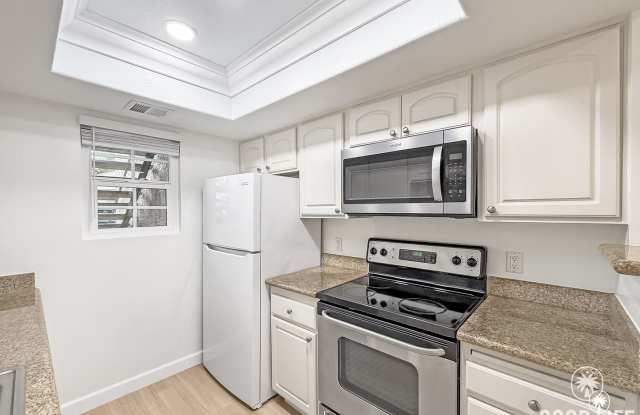 Great 2B/2BA Condo in Carmel Mountain Ranch w/ Community Pool, W/D,  Reserved Parking! - 14942 Avenida Venusto, San Diego, CA 92128