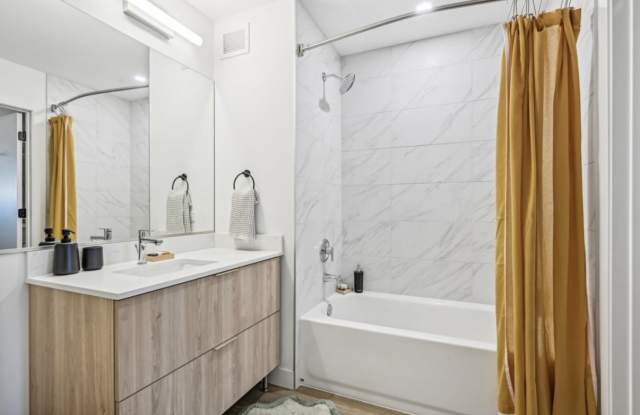 4601 N Marine Dr Gallery 2