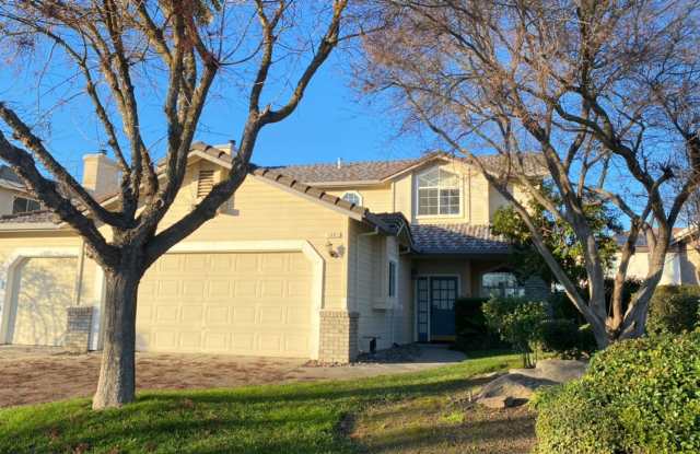 Charming Home in Turlock's Alpine Estates - $500 OFF FIRST MONTH RENT MOVE IN SPECIAL photos photos