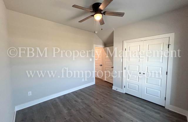 933 Cooksey Court, Unit B - Gorgeous 3 Bedroom, 2.5 Bathroom Townhome in Grandview, TX! photos photos