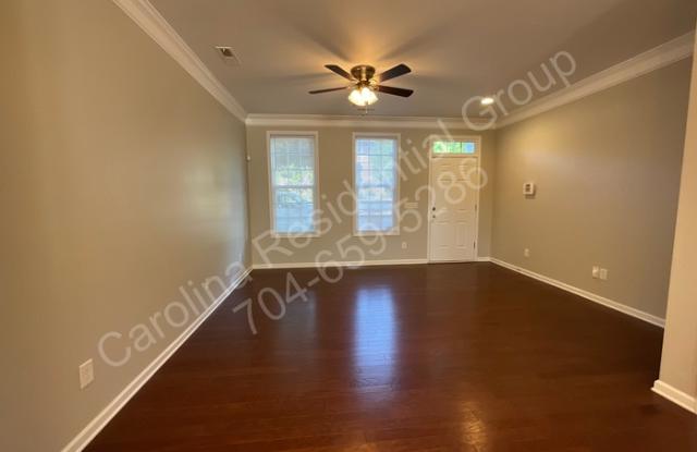 9511 Longstone Lane Gallery 4