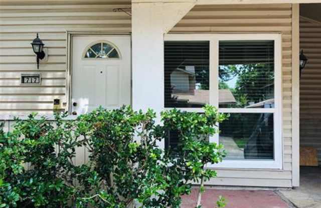 717 Intrepid Drive - 717 Intrepid Drive, Garland, TX 75043