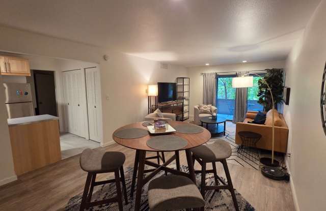 2 Bedroom 1 Bath - Blocks from Pearl Street and Downtown photos photos