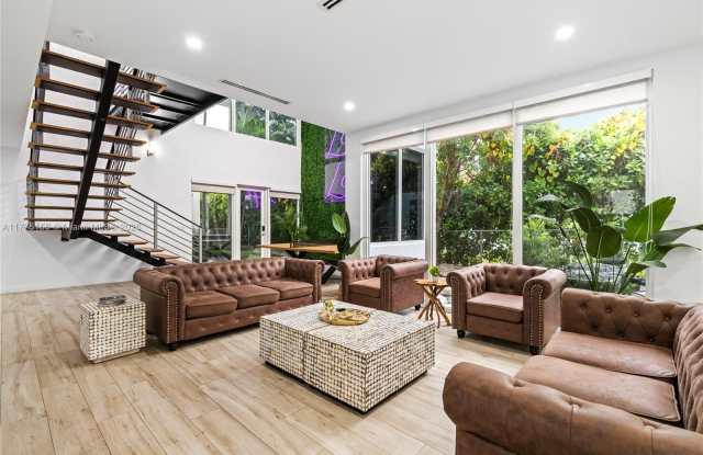 1816 SW 23rd St photos photos