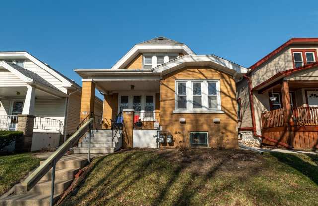 2213 S 72nd St photos photos