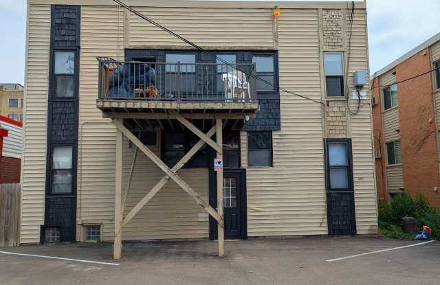 Amazing Spacious 2 Bedroom in the Heart of Uptown! Gallery 3