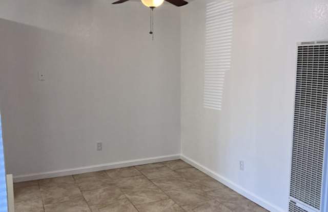 12388 Lakeshore Dr. Gallery 4