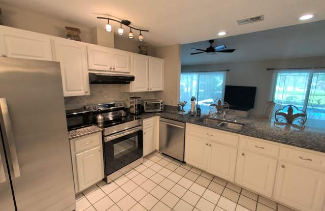 2319 N Hendry Pt Gallery 3