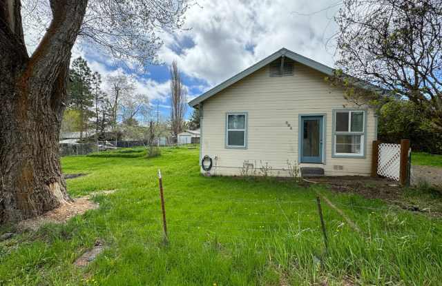 3 bed 1 bath house with large yard/garden area photos photos