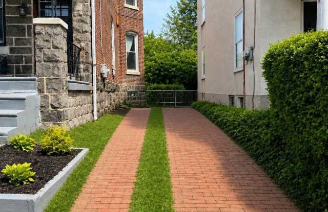 5547 RIDGE Avenue Gallery 3