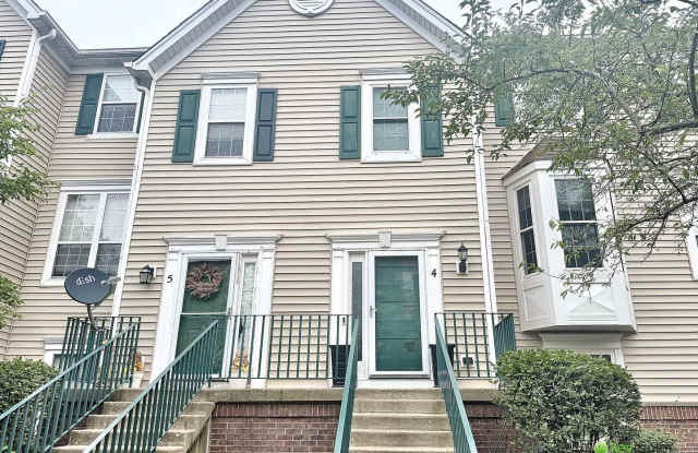 Charming 2-Bed, 2.5-Bath Rental in Blackberry Countryside – 2411 Courtyard Cir, Unit 4 Gallery 1