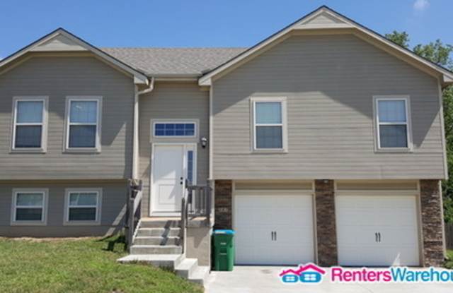 587 Kreisel Drive - 587 Kreisel Drive, Raymore, MO 64083