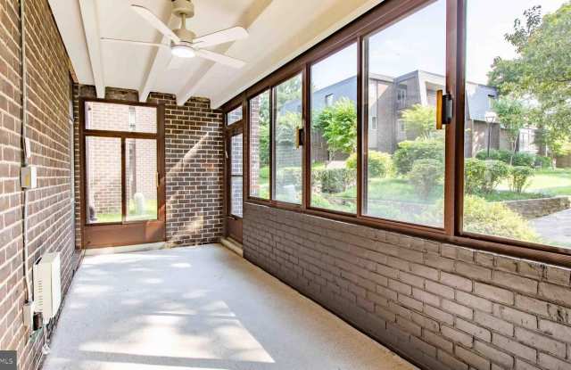 29 STONEHENGE CIR #2 Gallery 4