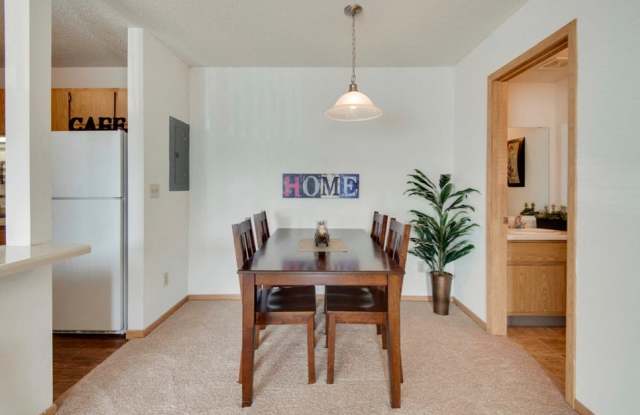 Eagle Creek Townhomes Gallery 2