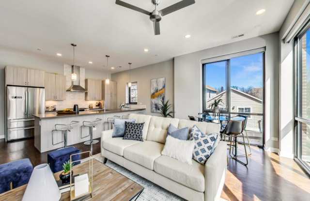 1410 W Huron Gallery 3