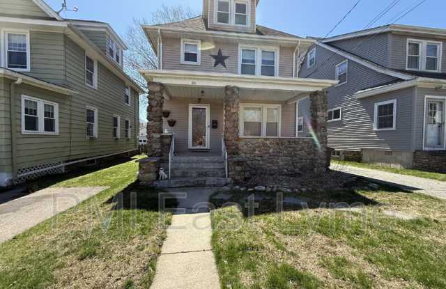 86 School St - 86 School Street, New London, CT 06320 86 School St - 86 School Street, New London, CT 06320