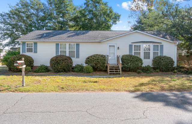 1101 South 6th Street - 1101 South 6th Street, Carolina Beach, NC 28428