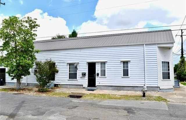 2200 VALENCE Street photos photos