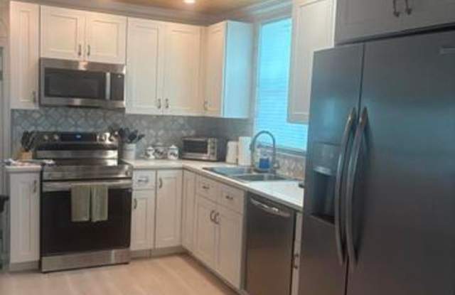 630 CLAREMORE Drive, West Palm Beach, FL 33401 Gallery 1