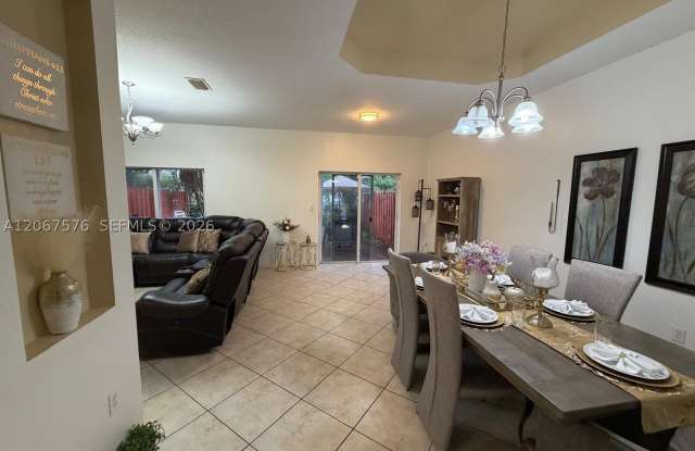 12738 SW 49th Ct Gallery 4