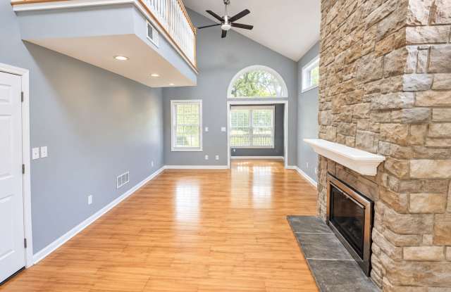 Lovely 3-Bedroom Home in Desirable Hamburg Area! Spacious Layout, Convenient Location! Gallery 4