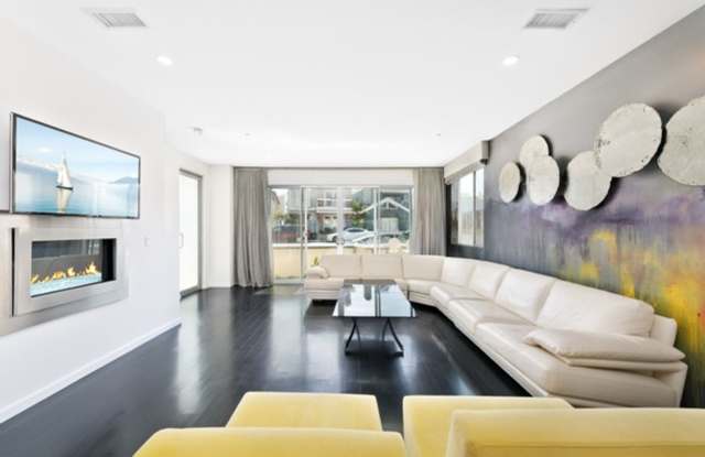 408 E Balboa Blvd - 408 East Balboa Boulevard, Newport Beach, CA 92661
