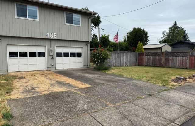 Beautifully updated private upstairs apartment in a great neighborhood! photos photos