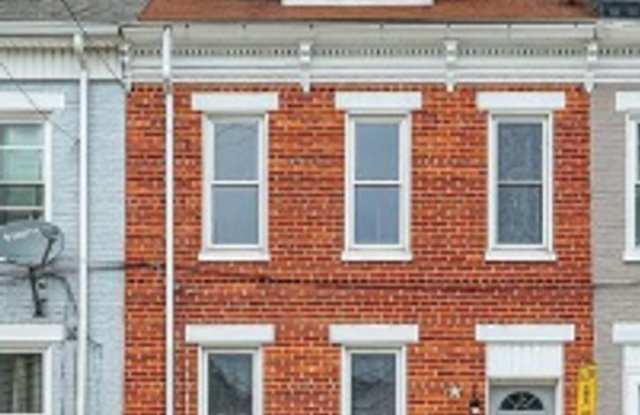 3 Bedroom House, Yard, Near Park-York City SD photos photos