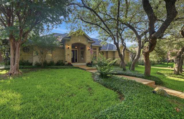Beautiful Home with Pool! Gallery 4