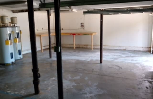 2027 1ST AVE NORTH - Garage - 2027 1st Avenue North, St. Petersburg, FL 33713