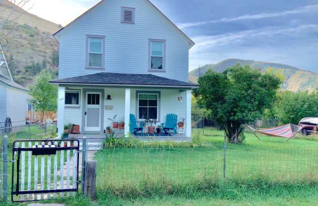 Three Bedroom House in the Lower Rattlesnake photos photos