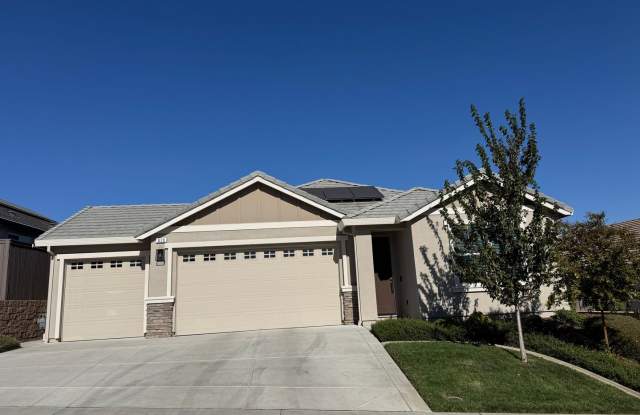 Beautiful Whitney Ranch home with solar and EV charger! Gallery 1