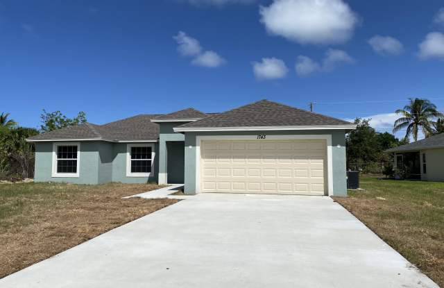 1743 SE GASKINS CIRCLE photos photos