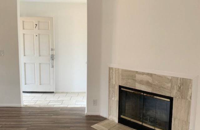 923 E Ocean Boulevard #7 Gallery 4