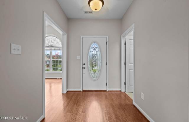 115 Ravenscroft Way Gallery 2