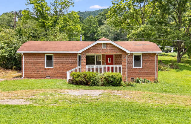 Charming 2-Bedroom in Candler with Large Yard (Water  Lawn Maintenance Included) photos photos